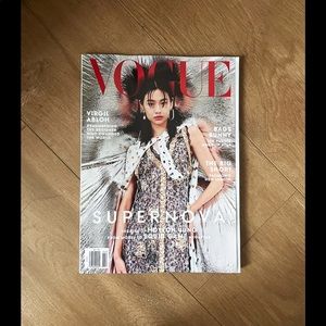 *****SOLD*****3/$15 Vogue Magazine Feb 2022
